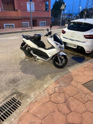 Honda PCX 125 Blanca Scooter Automática
