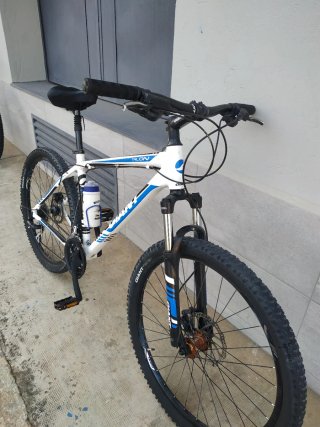 Bicicleta Giant Talon 27.5