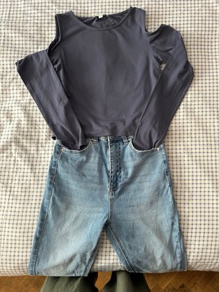 Pantalón vaquero acampanado Stradivarius azul