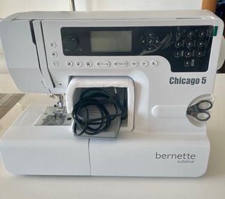 Máquina de coser Bernette Chicago 5