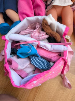 Lote Muñecos Nenuco con Ropa y Accesorios