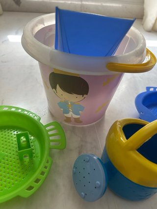 Juguetes de Playa: Cubo, Pala y Moldes