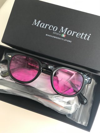 Gafas de sol Marco Moretti negras y rosas