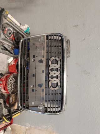 Rejilla frontal Audi A4 B8