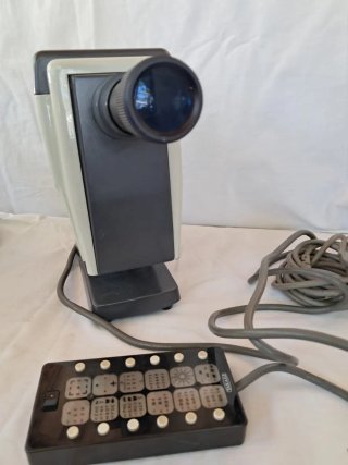 Proyector Optotipos Takagi