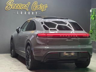 Porsche Macan 4
