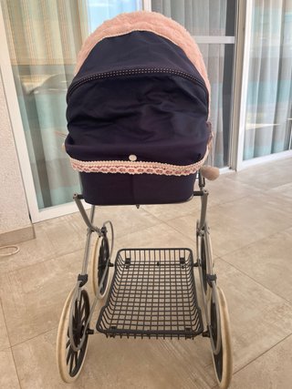 Carrito de muñecas clásico azul