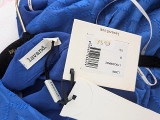 Vestido azul de lavand con estampado geométrico