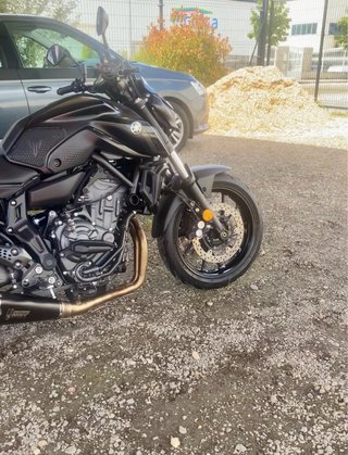Yamaha MT-07 Negra vendo o cambio por coche