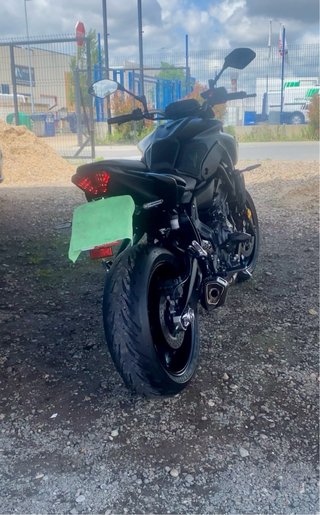 Yamaha MT-07 Negra vendo o cambio por coche