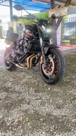 Yamaha MT-07 Negra vendo o cambio por coche