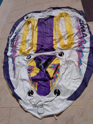Lancha hinchable moto de agua para divertirse casi