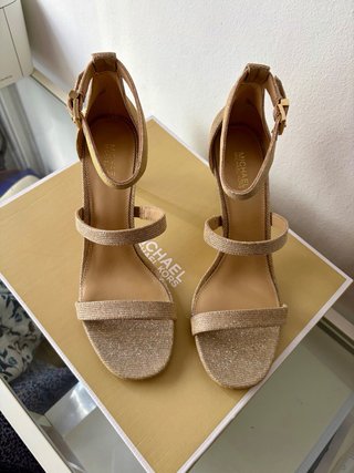 Sandalias Michael Kors Doradas Brillantes