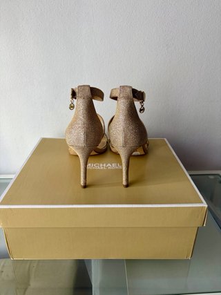 Sandalias Michael Kors Doradas Brillantes