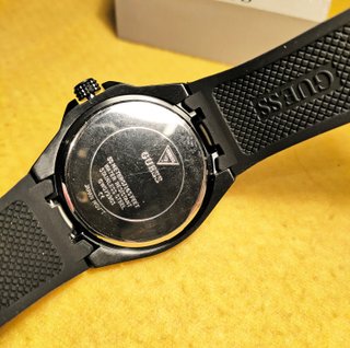Reloj GUESS nuevo, negro
