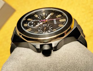 Reloj GUESS nuevo, negro