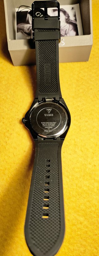 Reloj GUESS nuevo, negro