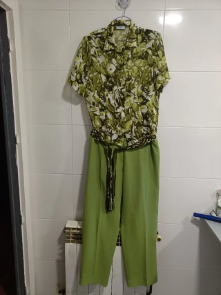 Consegna di Abbigliamento Taglia 48: Camicie