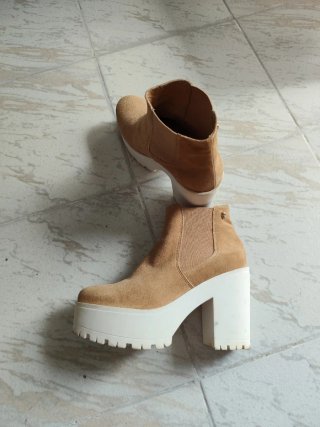 Botines beige con plataforma