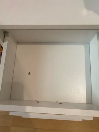 Tocador blanco con espejo y luces