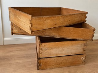 Cómoda antigua de madera maciza con 4 cajones gran