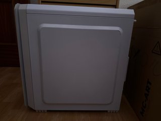 Caja de PC Blanca con Ventana