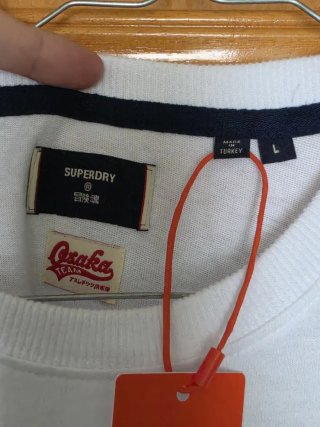 Camiseta Superdry nueva
