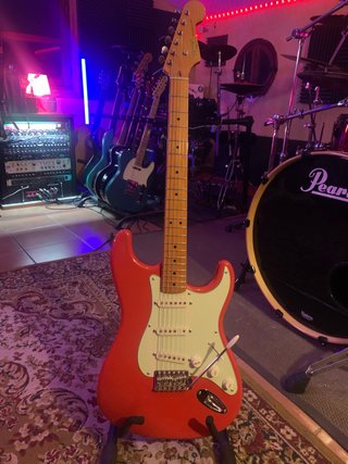 Guitarra Squier Fender Stratocaster CV+ accesorios