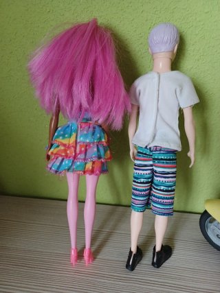 Barbie y Ken con Vespa