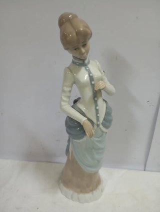OFERTÓN Figura porcelana Casades mujer