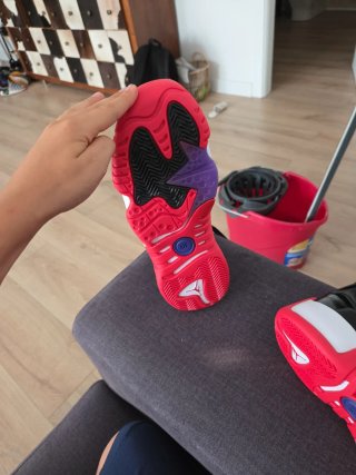 Jordan  Negro/Rojo