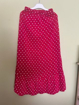Vestido largo rojo con lunares blancos