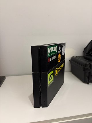 PS4 (PlayStation 4) + 2 Mandos
