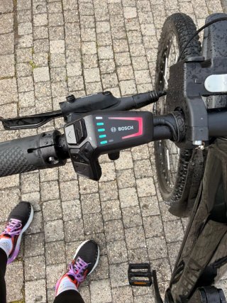 Bicicleta eléctrica Cube