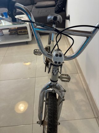 Bicicleta BMX GT retro performer