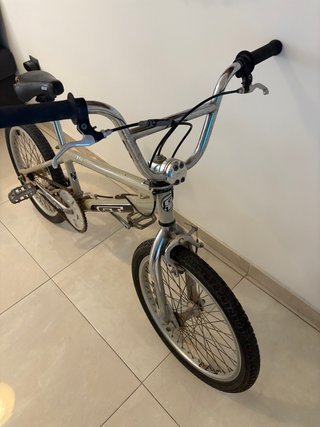 Bicicleta BMX GT retro performer