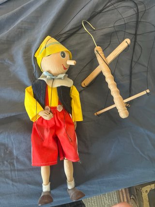 Marioneta de Pinocho de madera