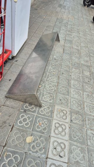Estantería metálica moderna