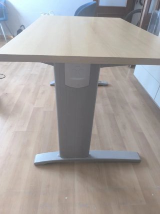 Mesa de oficina madera y metal