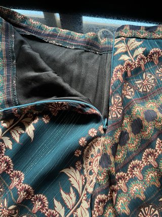 Falda larga boho multicolor, con cremallera.