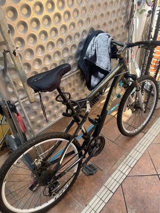 Bicicleta de montaña doble suspensión