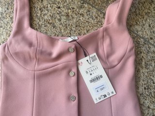 Top Peplum Zara Rosa com Botões Brilhantes