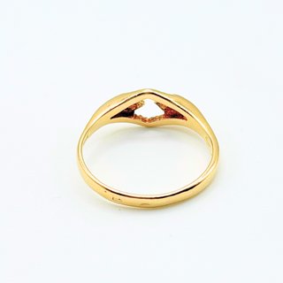 Anillo Diseño Central de oro 18k, 2.81 g, T-16.