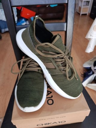 Zapatillas deportivas verdes talla 42.5