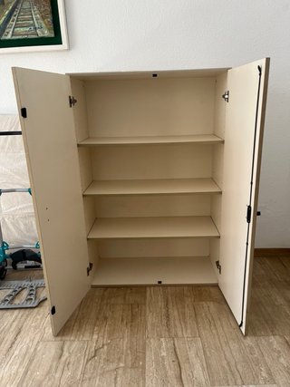 Armario estanteria beige con llave y estantes