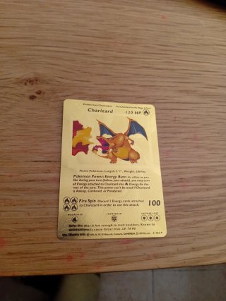Carta Pokémon Charizard Dorado Exclusivo 1990