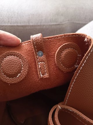Bolso Camel con neceser