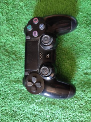 PS4 (PlayStation 4) Nera