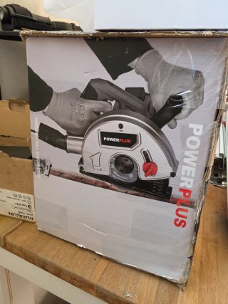 Cortadora de muros Powerplus 1700W