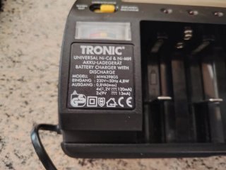 Cargadores Baterías Tronic y Hama